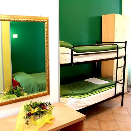 Legend R.G. Hostel Rome Exterior photo