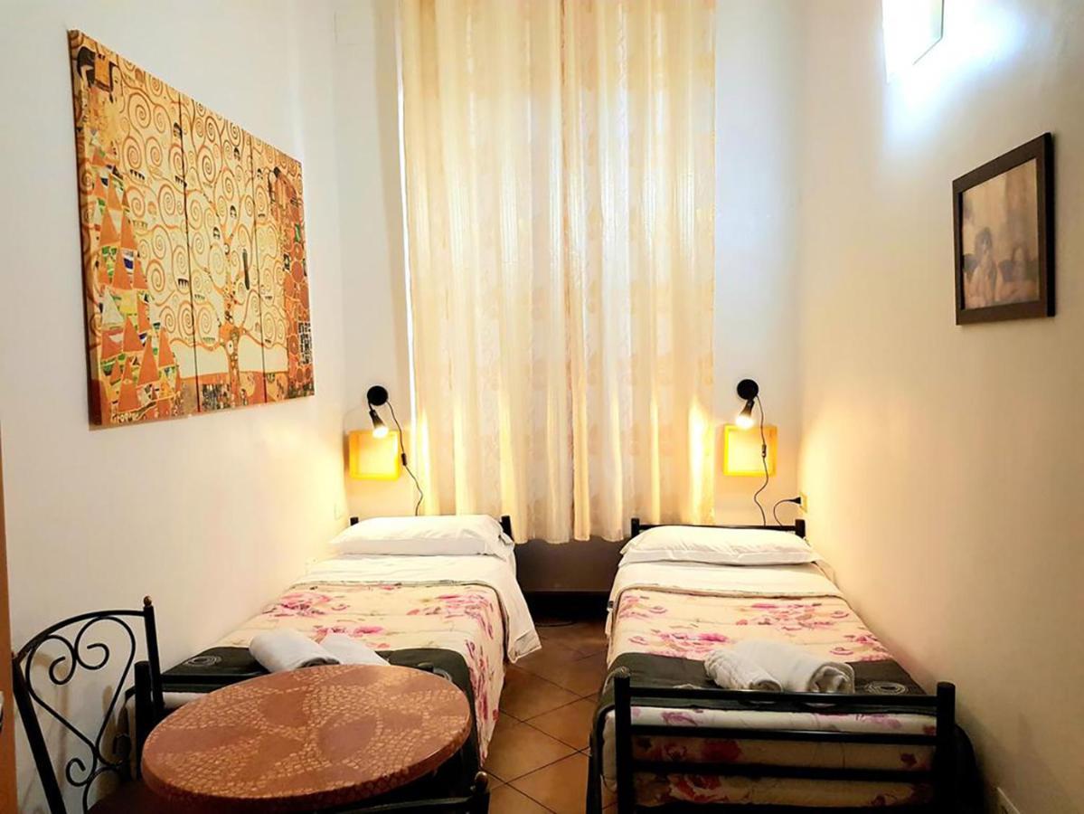 Legend R.G. Hostel Rome Exterior photo